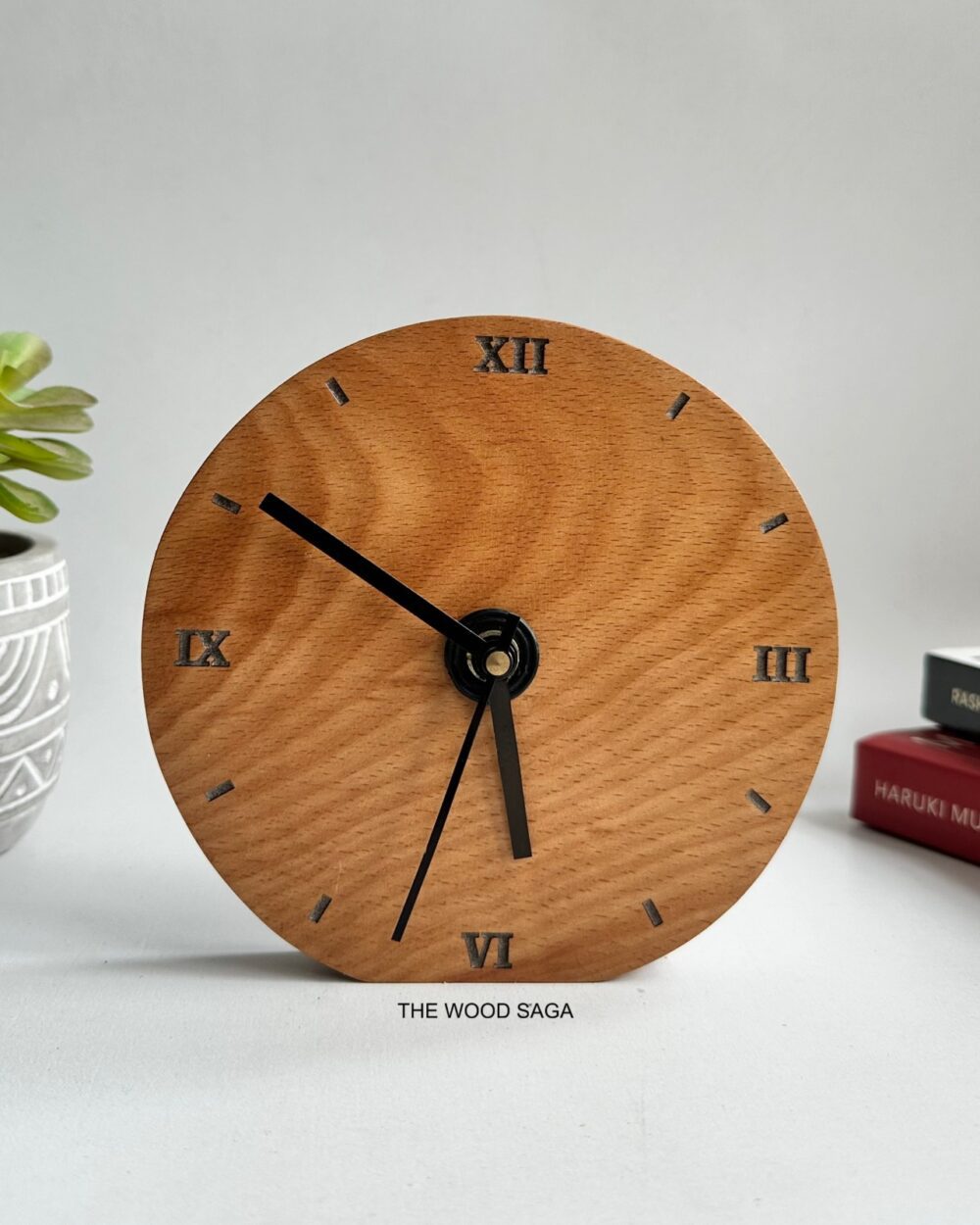 Desk clock